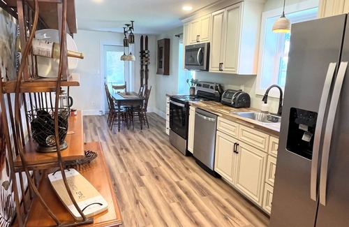 Stokes House | Charming Cottage- Yadkin River, Parks, Wineries and Winston-Salem in East Bend.
