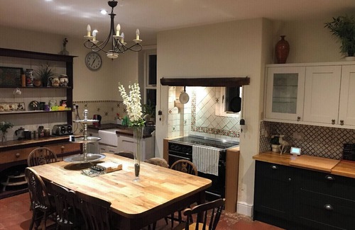 Lutterworth House | Charming country house - sleeps 18