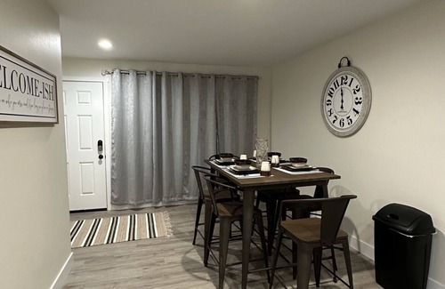 Yucaipa House | Charming Cozy 2 Bedroom Duplex