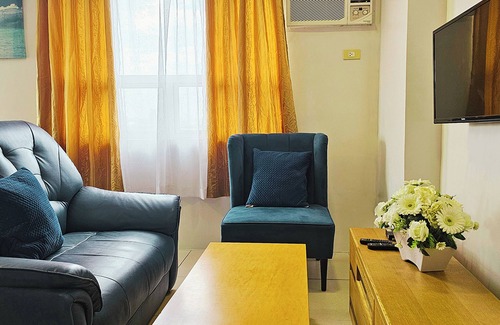 Valencia House | Charming & Cozy 3-bedroom with WiFi in Quezon City