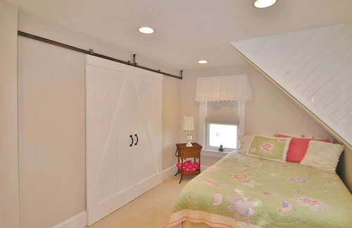 Mount Horeb House | Charming cozy 3-bedroom house in marvelous Mount Horeb with AC, WiFi