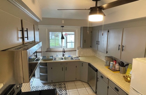 Boardman House | Charming, Cozy, Quiet 3-Bedroom 2-Bath house in the Heart of Boardman w/Laundry