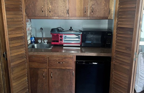 Greenville Cottage | Charming Delta cottage in serene, safe, pedestrian friendly neighborhood