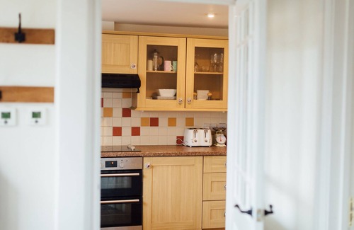 East Runton Cottage | Charming detached flint cottage on village green, 5 minute stroll to beach