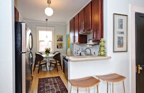 Dilworth Condo | Charming Dilworth 1BR King Condo | Balcony | Walkable