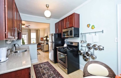 Dilworth Condo | Charming Dilworth 1BR King Condo | Balcony | Walkable