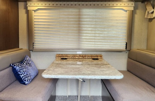 Red Oak House | Charming Drivable Motorhome in Red Oak fully stocked and ready to hit the road!