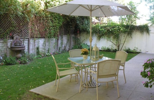 Valley Village Apartment | Charming Duplex with Private Yard. Pets Welcome