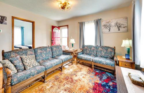 Eagle Grove House | Charming Eagle Grove Farmhouse with Patio!