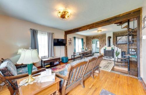 Eagle Grove House | Charming Eagle Grove Farmhouse with Patio!