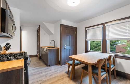 Westside Apartment | Charming Extended Stay Haven in Safe/Vibrant Area