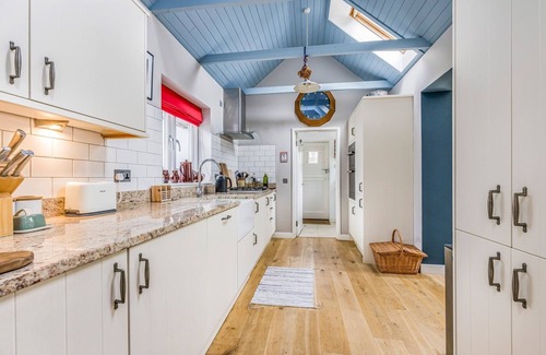 Bosham House | Charming Family Cottage with Pool | Pass The Keys