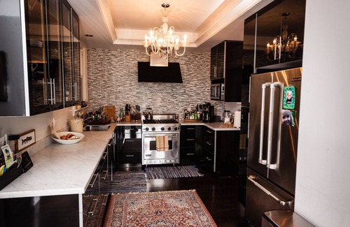 Golden Gate Condo | Charming Family Friendly NOPA Flat with a Brand New Hot Tub.