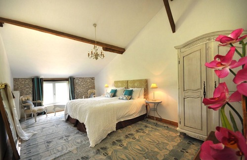 Loubezs-Bernac Other | Charming farmhouse property Sleeps 8 in 4 en-suite bedrooms.Large heated pool.