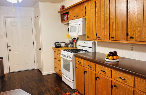 Corsicana Other | Charming Farmhouse Getaway with Nature & Family Fun in Corsicana, TX