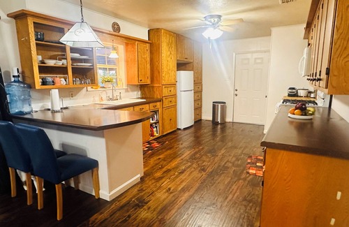 Corsicana Other | Charming Farmhouse Getaway with Nature & Family Fun in Corsicana, TX