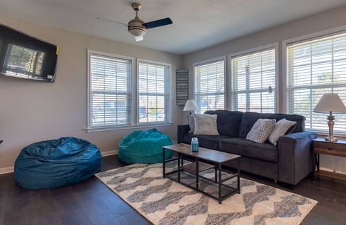 Princeton House | Charming Farmhouse on Lake Lavon: Hiking, Fishing & ATV Trails