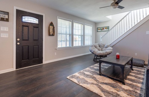 Princeton House | Charming Farmhouse on Lake Lavon: Hiking, Fishing & ATV Trails