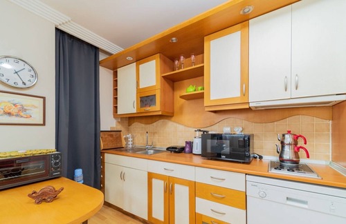 Altnkum Mahallesi Apartment | Charming Flat near Konyaalti Beach with Balcony