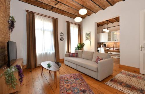 Asmali Mescit Apartment | Charming Flat Retro Design AC Galata