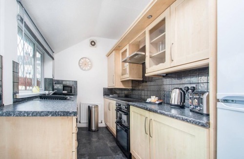 Goole House | Charming Four-Bedroom House in Sicily