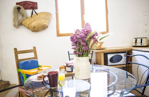 Ferrals-les-Corbieres Cottage | Charming Cottage in a Secret Garden, with pool in authentic rural village