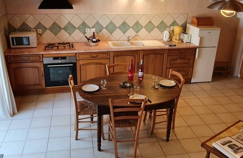 Saint-Paul-de-Vezelin Cottage | Charming Cottage with Terrace, Internet, and Access to Loire River Walks