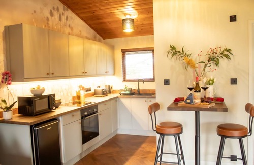 Kincraig Cottage | Charming Fraser Cottage Getaway in Insh, Couples Getaway near Aviemore.