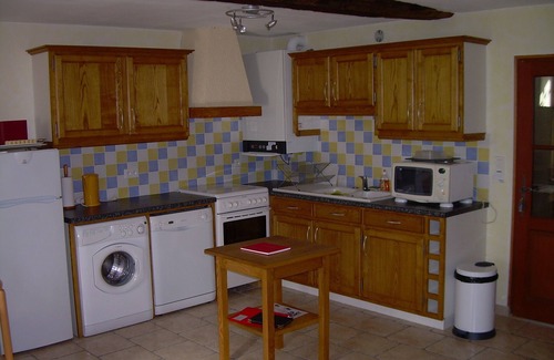 Bures Cottage | Charming fully equipped rural gite with shared heated summer pool (WiFi ext)