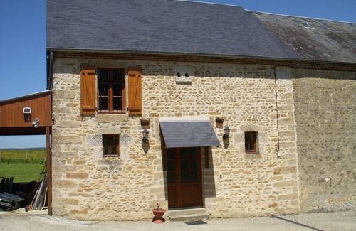 Bures Cottage | Charming fully equipped rural gite with shared heated summer pool (WiFi ext)