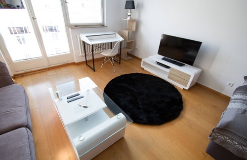 Wilmersdorf Apartment | Charming Furnished City Apartment near Ku'damm