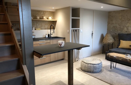 Salleboeuf Apartment | Charming furnished gite Loupiac with swimming pool near Bordeaux
