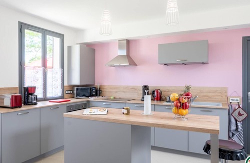 Gouy-les-Groseillers Cottage | Charming Getaway with Garden, WiFi, and Garage in Scenic Gouy-les-Groseillers