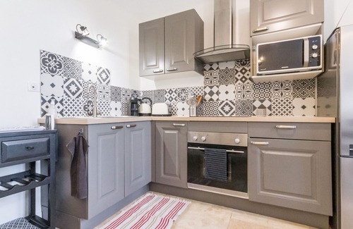 Vue Cottage | Charming Garden Cottage Between Nantes & Jade Coast - WiFi, Free Parking, Pet Friendly
