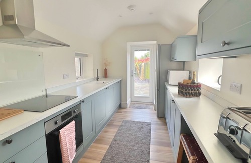 Newborough House | Charming 3 Bed Townhouse Near Llanddwyn Beach