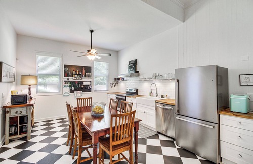 Metter Cottage | Charming Georgia Cottage ~ 19 Mi to Statesboro!
