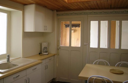 Huriel Cottage | Charming Gite in Huriel - Close Courtyard, Free WiFi, Near Montluçon and Néris les Bains