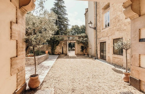 Nezignan-L'Eveque Apartment | Charming gîte on the edge of vineyards