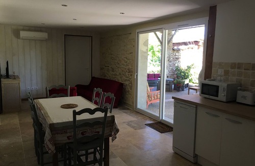 Lafitte-sur-Lot House | Charming gîte on the banks of the Lot for fishermen or nature lovers