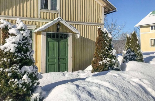 Ramvik House | Charming guesthouse with lake view on the Swedish high coast.