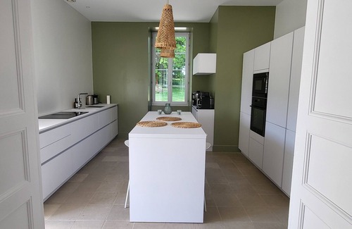 Auriac-sur-Vendinelle House | Charming house in a beautiful wooded park/outbuilding/protected swimming pool
