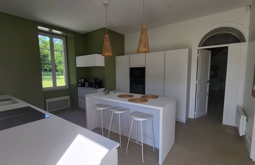 Auriac-sur-Vendinelle House | Charming house in a beautiful wooded park/outbuilding/protected swimming pool