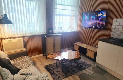 Pier Head Apartment | Charming Heritage Bank Liverpool – Historic Elegance Meets Modern Convenience