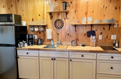 Custer House | Charming Hillside Hideaway with great views. NO CLEANING FEE