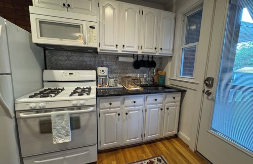 Old Town West Apartment | Charming Historic Home – Short walk to the Metro & Old Town Waterfront!