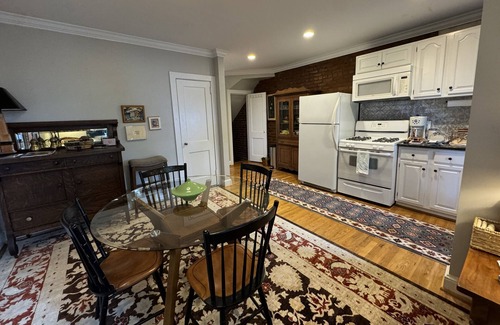 Old Town West Apartment | Charming Historic Home – Short walk to the Metro & Old Town Waterfront!