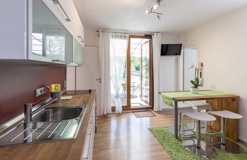 Deggenhausertal House | Charming Holiday Home “Ferienhaus am Sedelbach” with Terrace & Garden