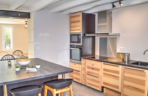 Chedigny Cottage | Charming Holiday Home in the Heart of Chédigny with Private Garden, Parking, and Modern Amenities