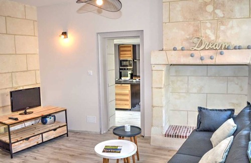 Chedigny Cottage | Charming Holiday Home in the Heart of Chédigny with Private Garden, Parking, and Modern Amenities