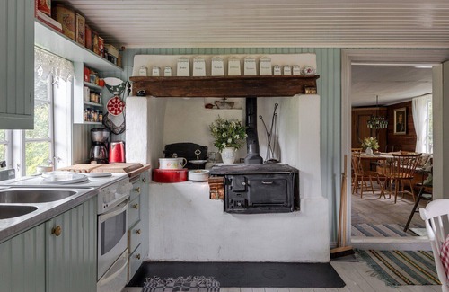Bor Ski Chalet | Charming holiday house with unique garden outside Värnamo | SE07039